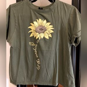 Army Green  sunflower cropped top. Size Small
